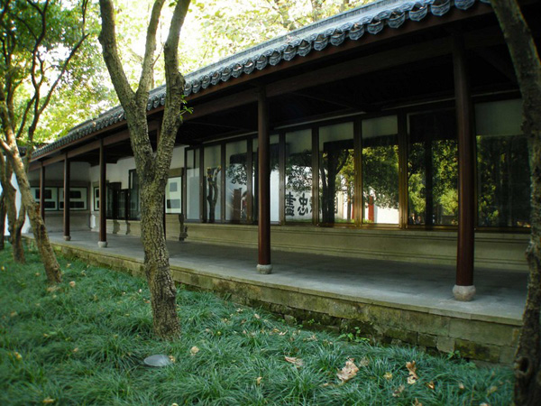 Photo, Image & Picture of General Yue Fei Temple Glimpse