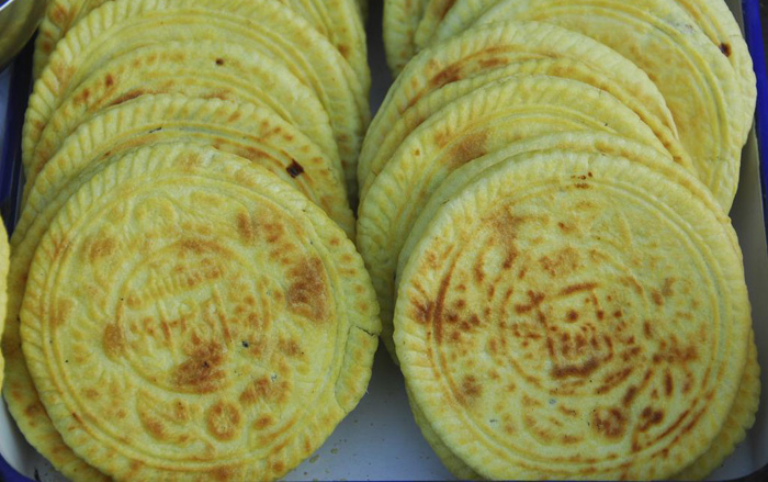 Photos, Images & Pictures of Pingyao Food round flat cake,Pingyao China ...